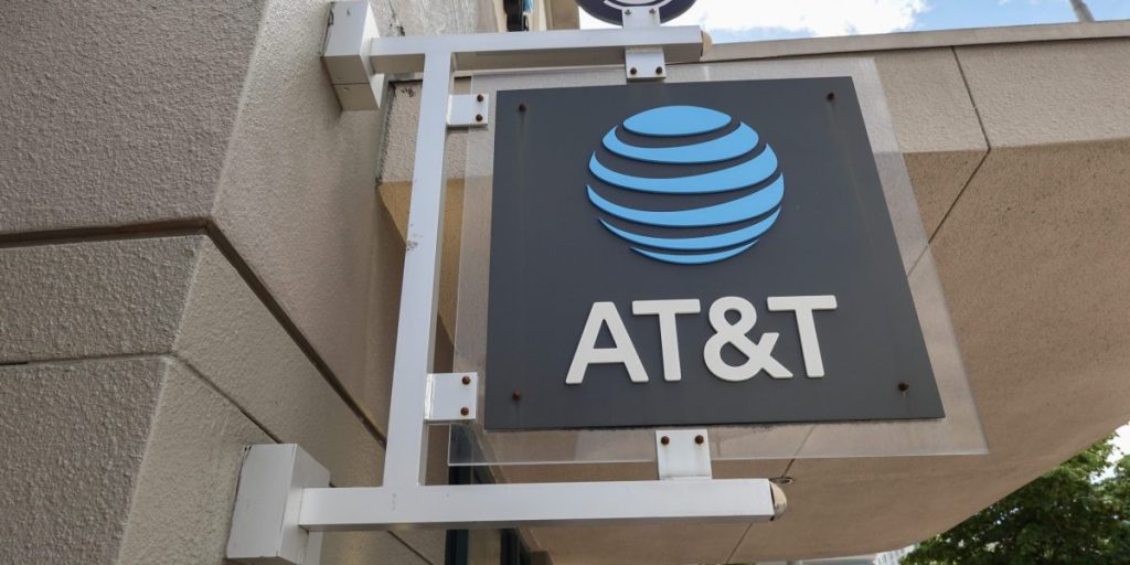 AT&T mengatakan jaringannya sekarang bersih setelah Salt Typhoon diretas