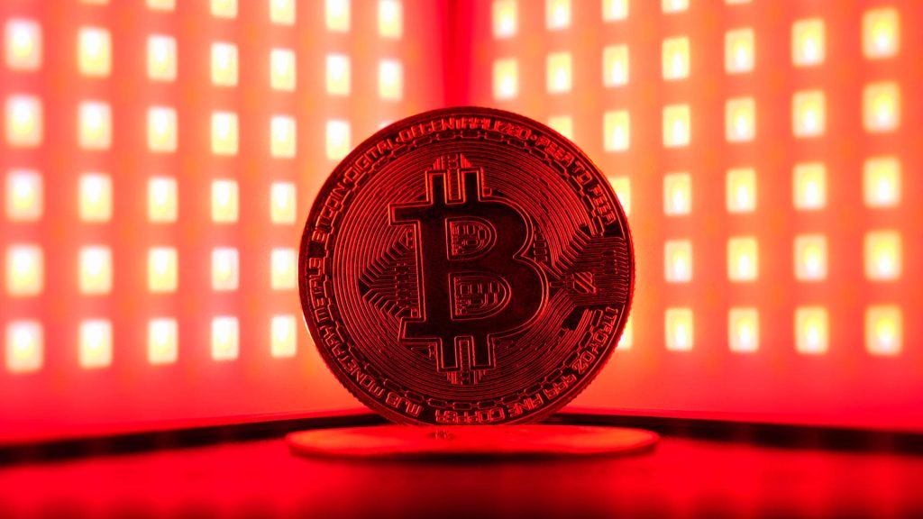 Bitcoin falls 9%, dropping below ,000 as sell-off intensifies