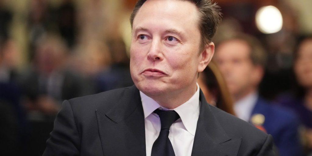 Elon Musk mengakui dia mengonsumsi obat penurun berat badan mirip Ozempic yang ingin dibatasi oleh RFK Jr