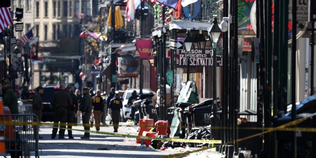 Apa yang kita ketahui tentang pria yang mengemudikan truknya ke kerumunan pejalan kaki di New Orleans, termasuk bekerja untuk Angkatan Darat AS dan Deloitte