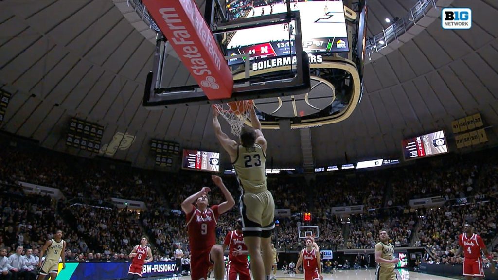 Fletcher Loyer dan Camden Heide terhubung di sebuah gang, memperluas keunggulan Purdue atas Nebraska