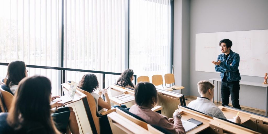 Kelas keuangan pribadi adalah kelas baru yang sedang hangat di kampus