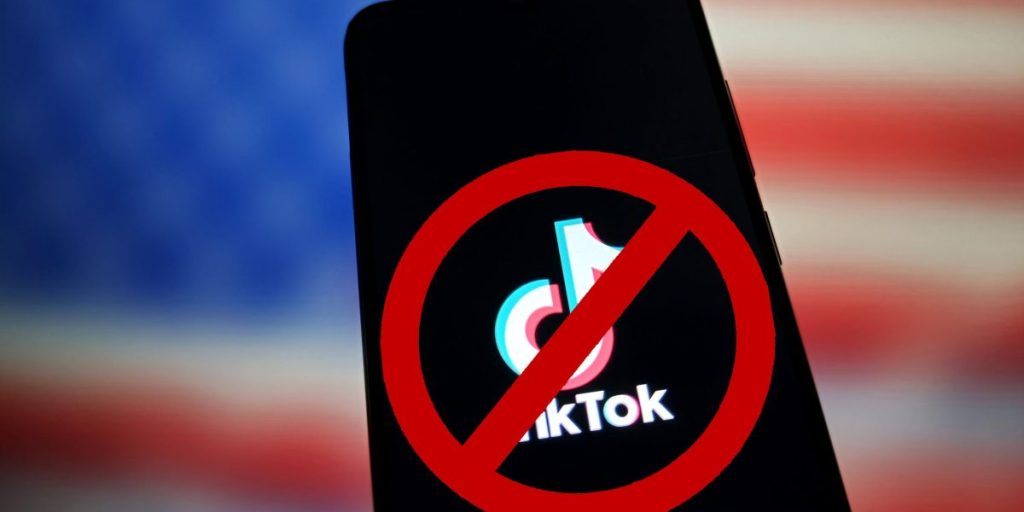 Pengguna TikTok AS mendapat pemberitahuan bahwa aplikasi tidak aktif karena larangan