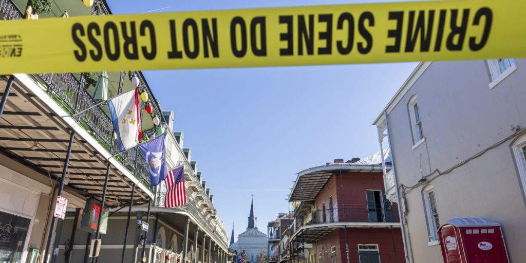 Penyerang di New Orleans menggunakan kacamata pintar Meta untuk merekam berbulan-bulan di jalan sebelum menabrakkan truk ke kerumunan, kata FBI