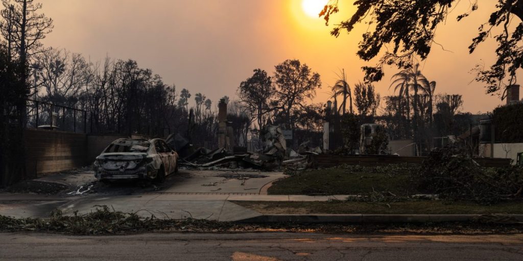 Semua bintang Hollywood yang kehilangan rumah atau harus mengungsi akibat kebakaran hutan California