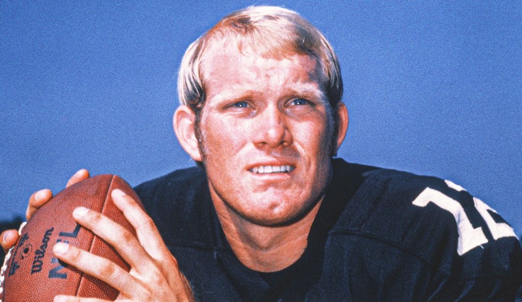 Steelers Pilih Terry Bradshaw dengan Pilihan No. 1: Melihat ke belakang 55 tahun kemudian