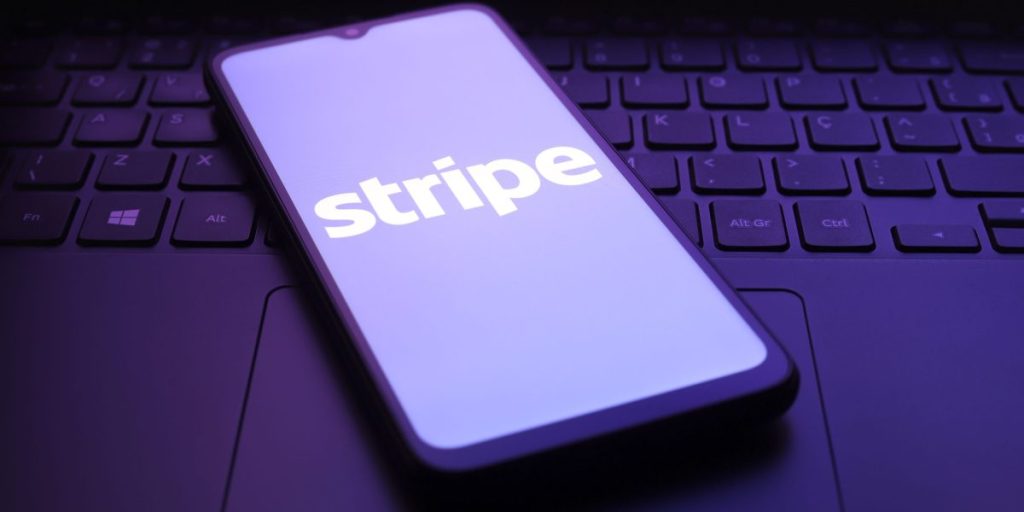 Stripe secara keliru mengirimkan gambar bebek kepada beberapa pekerja saat mengumumkan 300 PHK