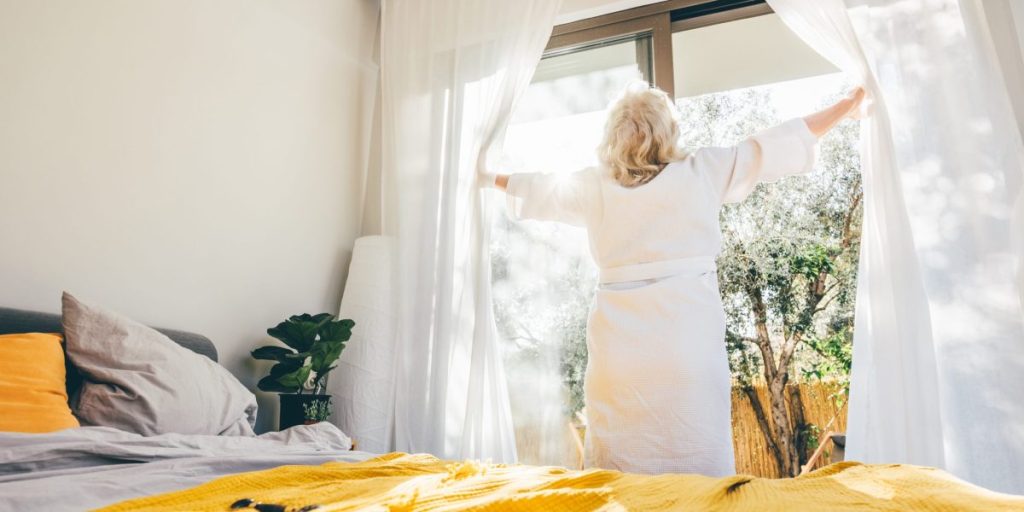 Tidur 101: Tip dan kebiasaan untuk mendapatkan istirahat malam yang baik dan meningkatkan kesehatan Anda