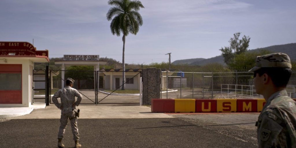 Trump ingin menggunakan Teluk Guantanamo untuk memegang ‘terburuk dari yang terburuk’ ditahan dalam sapuan imigran – inilah yang harus diketahui tentang pos terdepan Kuba