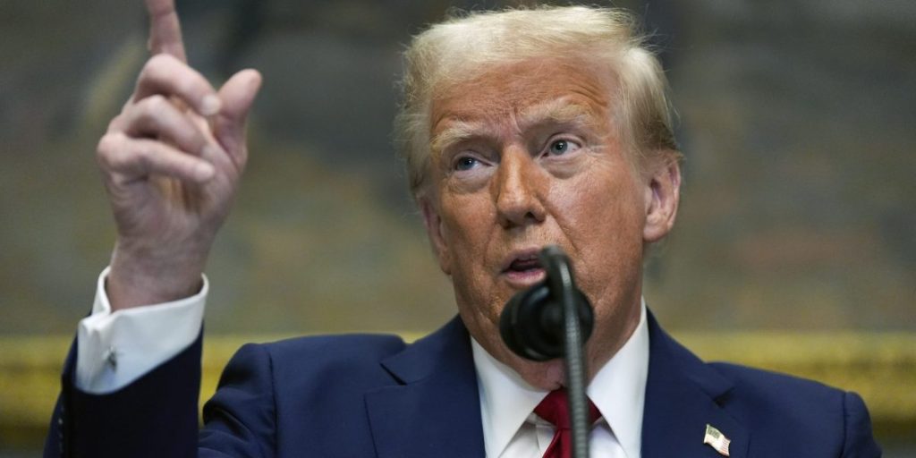 Trump mengatakan dia mungkin menahan bantuan federal untuk bencana kebakaran hutan di Los Angeles jika California tidak mengubah kebijakan air