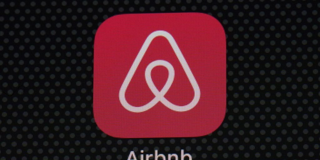 Airbnb menggugat New Orleans atas aturan baru yang membutuhkan platform untuk memverifikasi pemilik memiliki izin untuk penyewaan jangka pendek