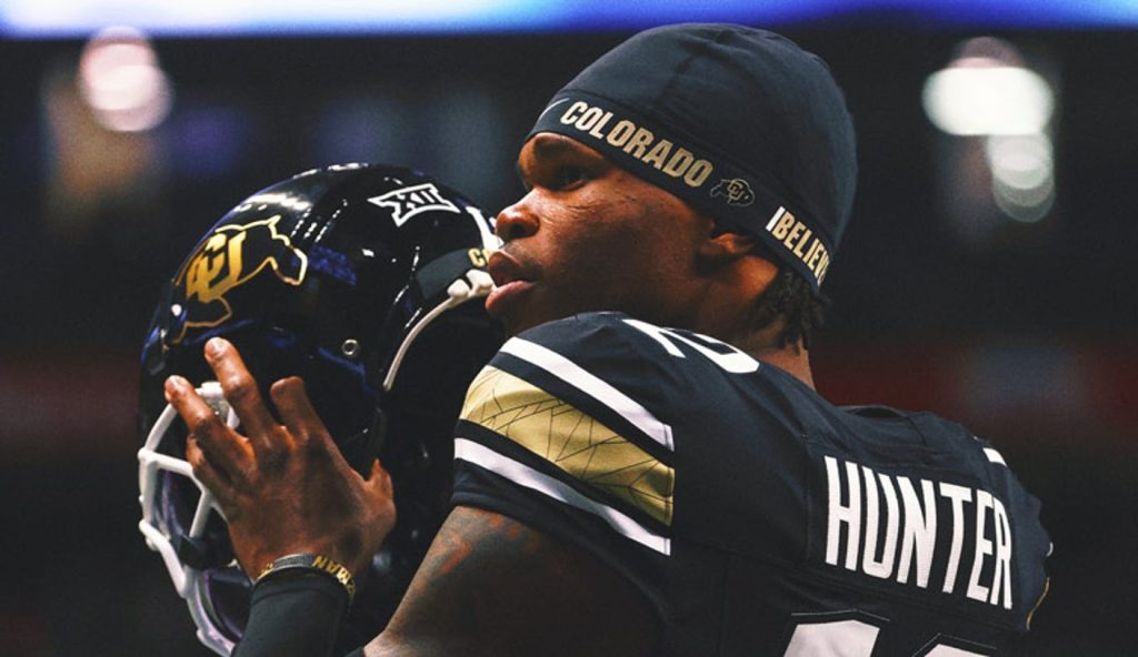 Bintang dua arah Colorado, Travis Hunter, menghadiri NFL Scouting Combine sebagai CB