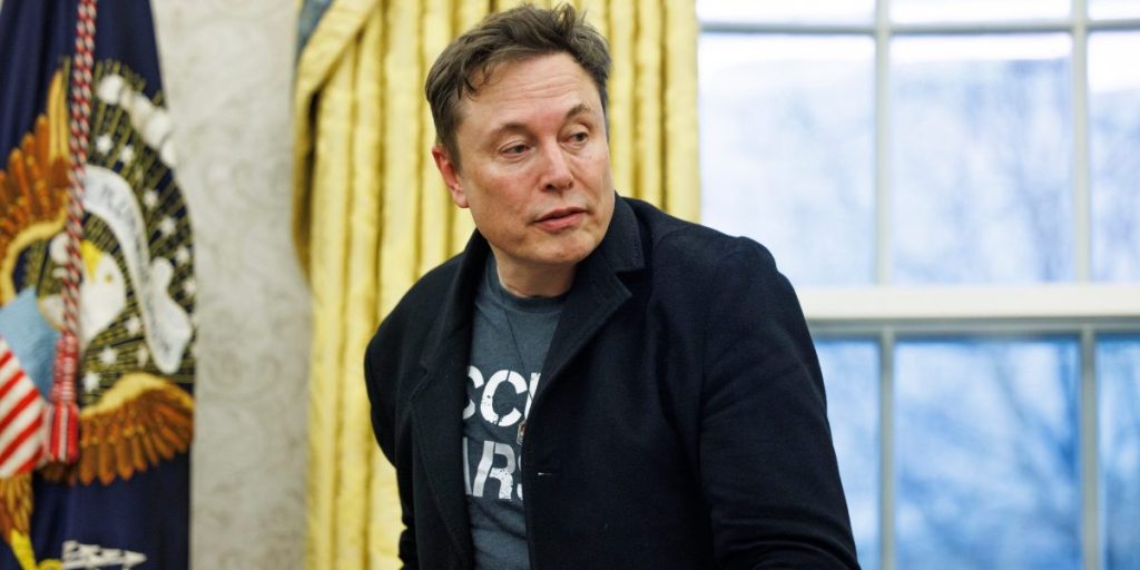 Elon Musk menghadapi pengasingan dari lembaga ilmiah Royal Society yang berusia 365 tahun karena perilaku politiknya