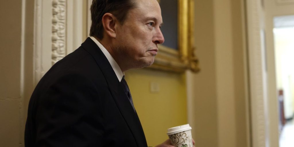 Elon Musk’s Doge adalah ancaman keamanan siber dalam pembuatannya, kata mantan kepala informasi DHHS