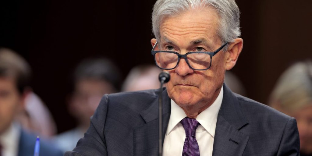 Harapan pemotongan tingkat memudar seperti data inflasi dan rekam harga telur membuat bacaan ‘sangat tidak nyaman’ untuk Jerome Powell