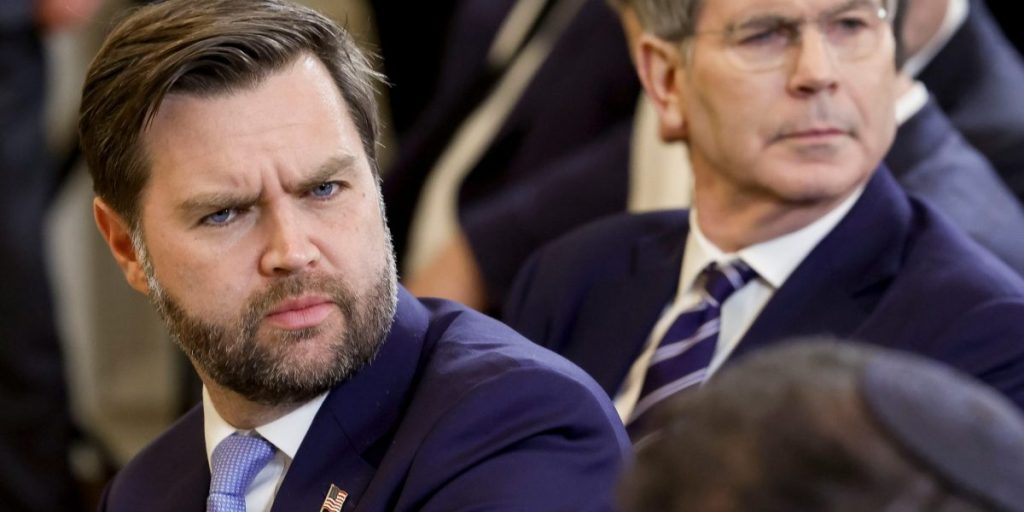 JD Vance mengatakan alasan utama dia menghadiri KTT AI global adalah untuk melakukan percakapan pribadi dengan para pemimpin dunia ‘untuk membantu kita secara diplomatis’ membawa konflik Rusia-Ukraina berakhir