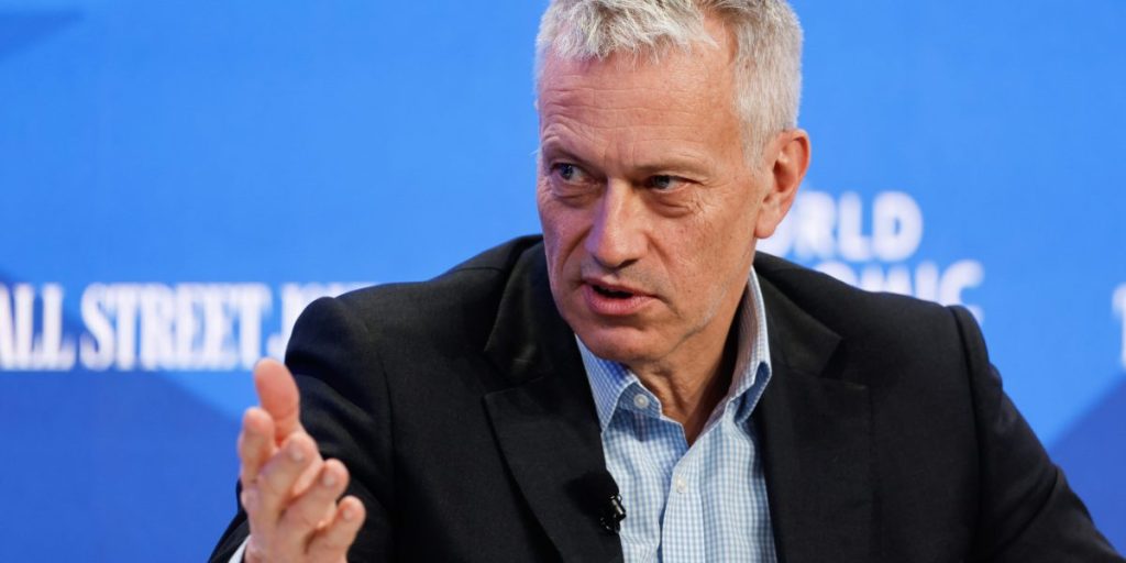 Pop Penghasilan Coca-Cola Tapi CEO James Quincey mengatakan tarif aluminium baru Trump bisa memicu lonjakan plastik pada tahun 2025