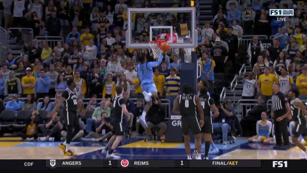 Zaide Lowery membuat layup akrobatik, memperpanjang keunggulan Marquette atas Providence