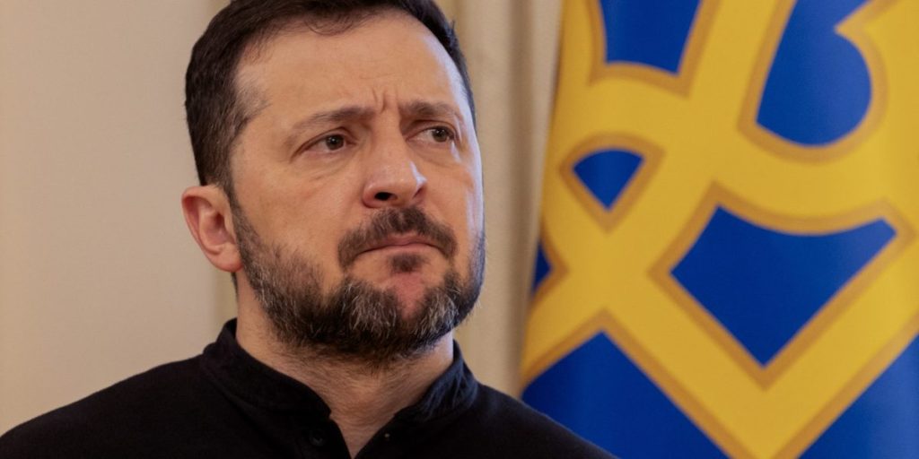 Zelenskiy mengatakan dia akan siap untuk berhenti demi perdamaian Ukraina