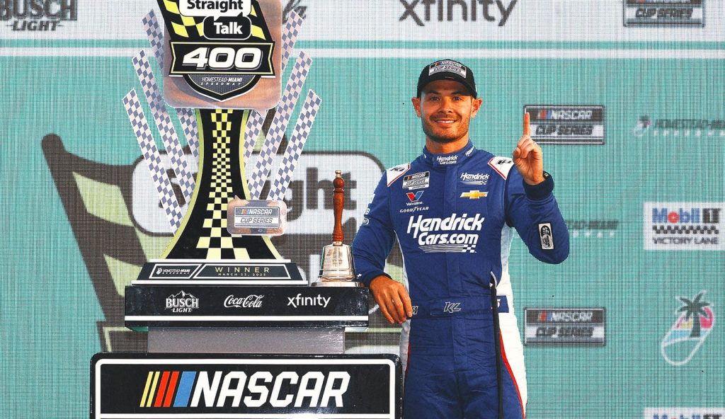 Kyle Larson Wins Cup Series di Homestead, menyelesaikan satu balapan malu dari triple-header sweep