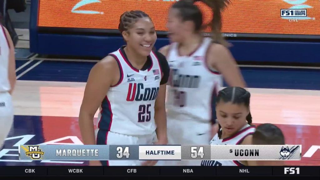 Paige Bueckers menemukan Ice Brady untuk pemukul buzzer 3-pointer saat UConn memimpin 54-34 vs Marquette