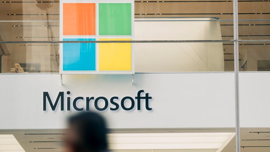 Reported global Microsoft outage leaves tens of thousands unable to access email and other apps